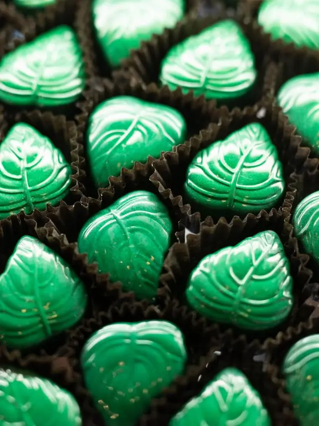 green leaf candies