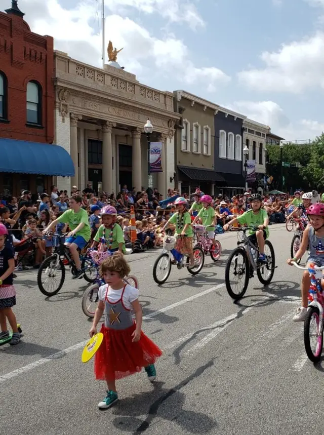 The 4th of July Hometown Parade on the square