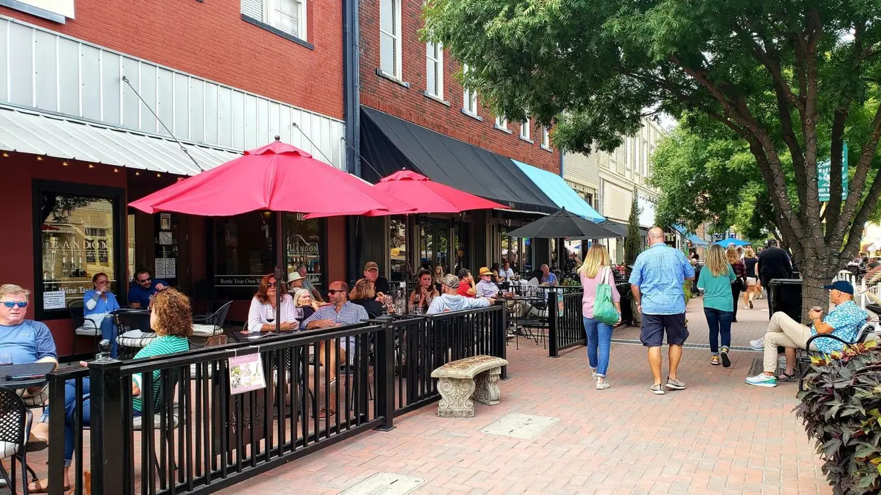 Patio dining at Rick's Chophouse and Landon Winery